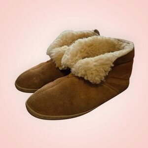 Minnetonka suede shearling lined bootie slippers 8